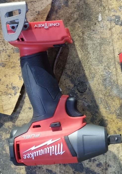 Nowy oryginalny klucz udarowy Milwaukee m18 oneiwp12