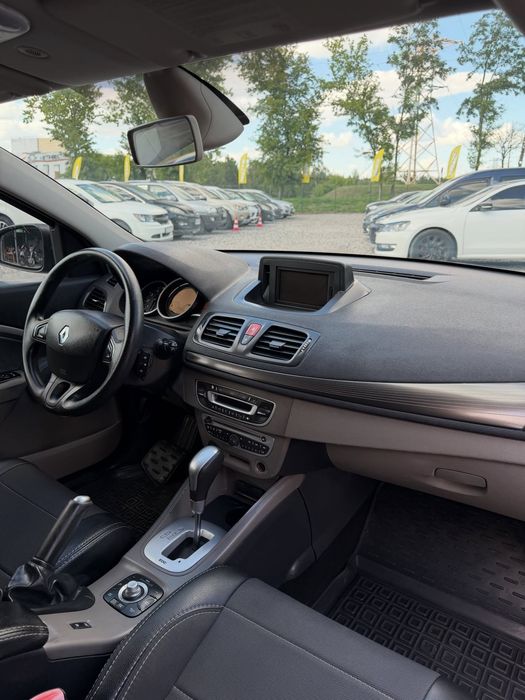 Renault Megane 2010 - 1.5 Дизель АКПП