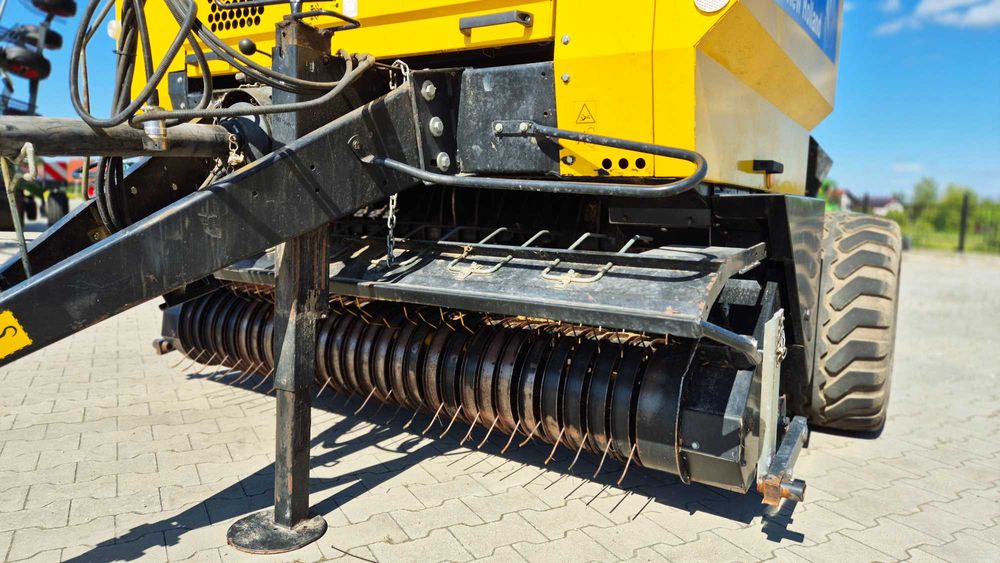 Prasa stałokomorowa New Holland BR6090