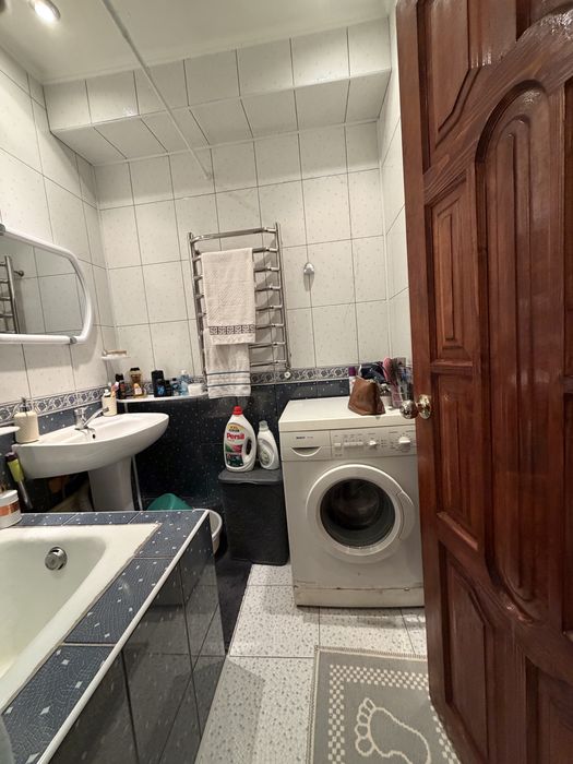 Продаж 2-х кімнатноі квартири