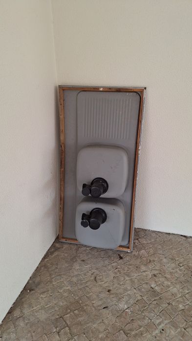 Lava-loiça de inox com 2 cubas