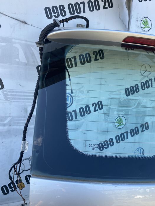 Скло в ляду Багажника  Skoda Oktavia A7 Шкода Октавія А7 Scoda Octavia