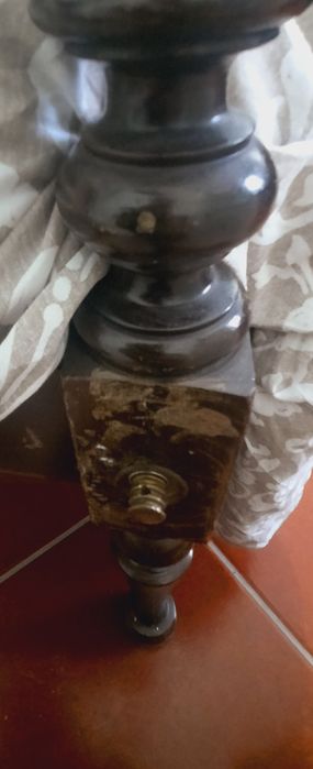 Cama de casal antiga