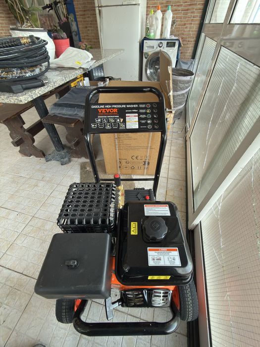Lavadora de Alta Pressão a Gasolina VEVOR 4400 PSI / 15L/min – Como Nova