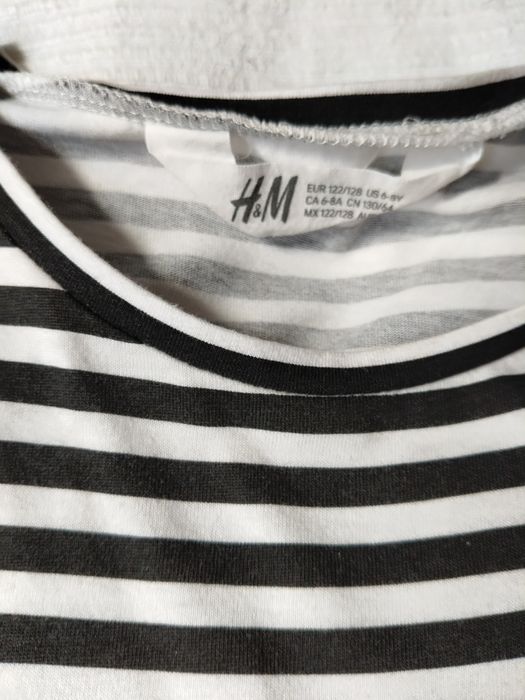 Sukienka w biało czarne paski h&m 122/128