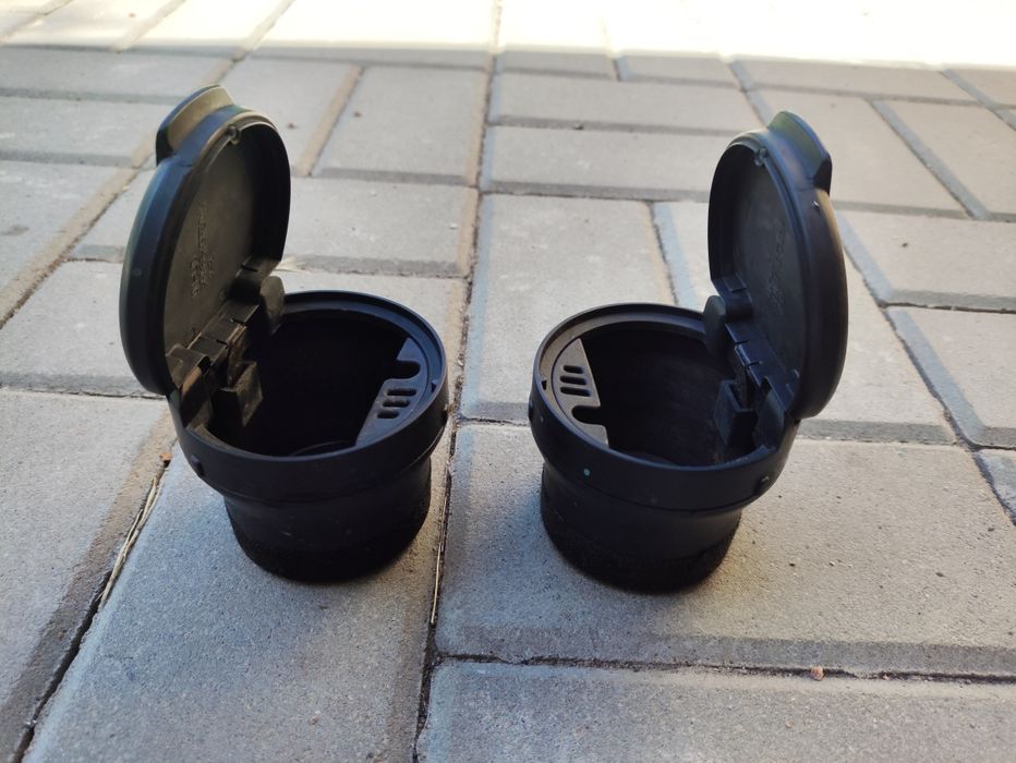 Пепельничка в автомобіль