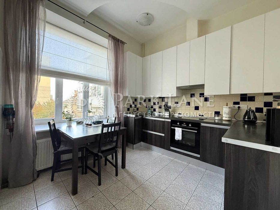 Продаж 2кімн.Січових Стрільців 40/1. Історичний центр.