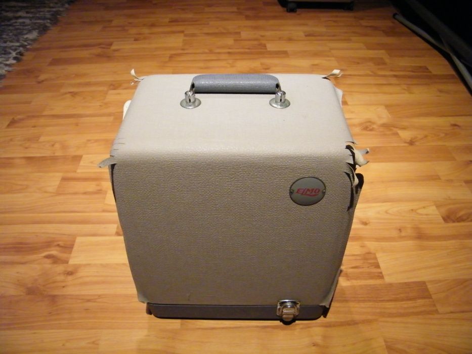 Projector e máquina de filmar Elmo