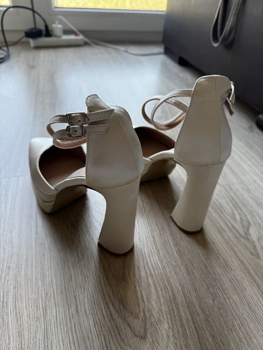 Buty na wysokim obcasie