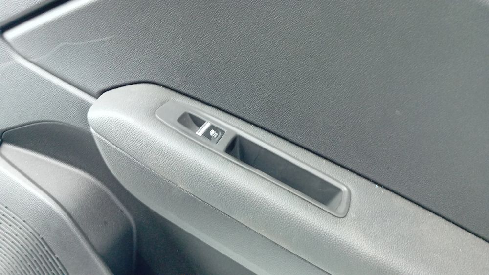Forra porta / quartela trás direita RENAULT Captur II
