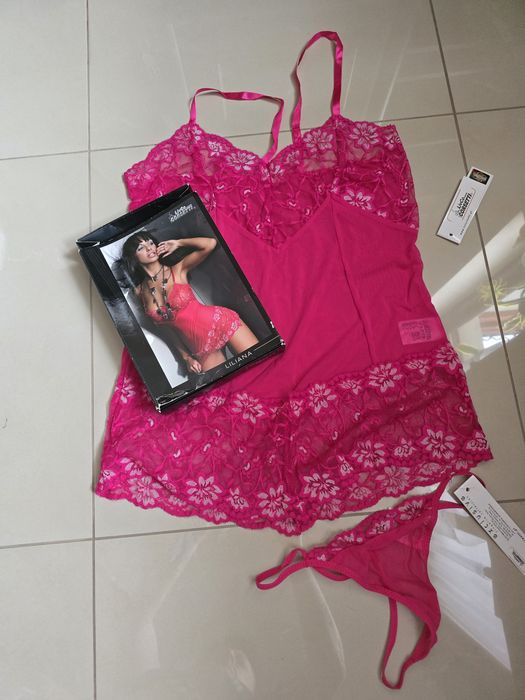 Piękny komplet bielizny koszulka plus stringi wszystko nowe+gratis