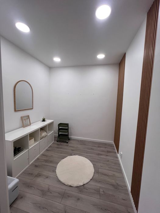 Gabinete de estética disponível