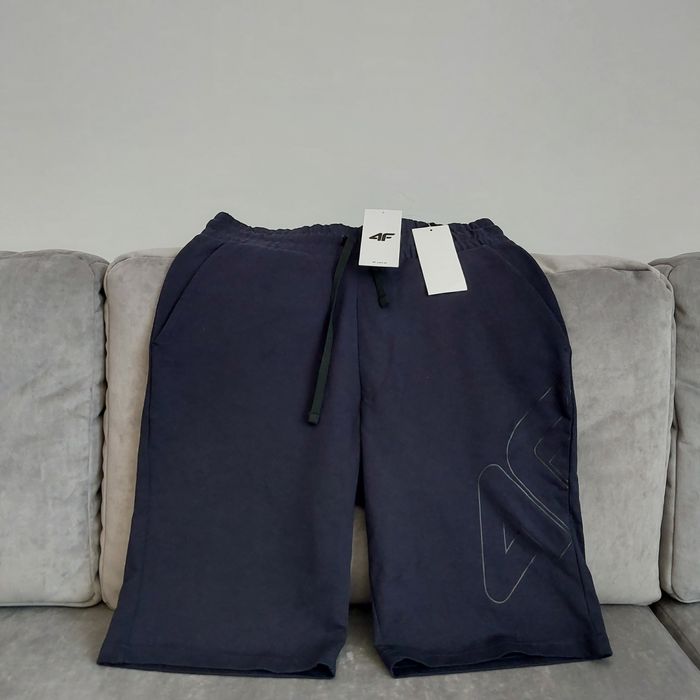 Продам шорти нові