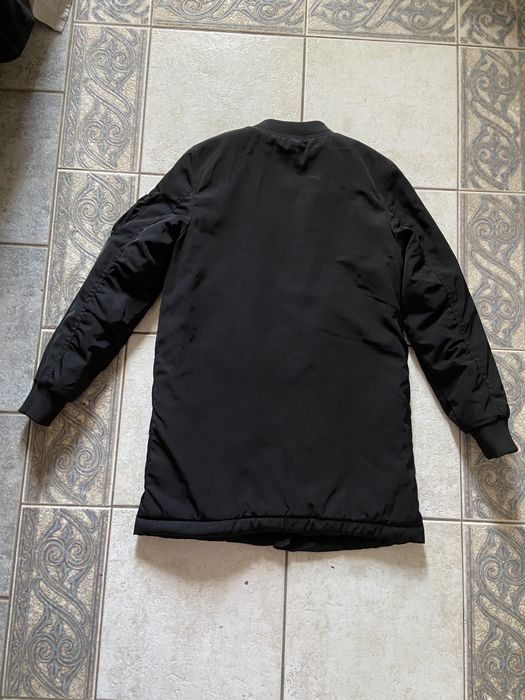 Czarna długa kurtka bomberka Bershka S