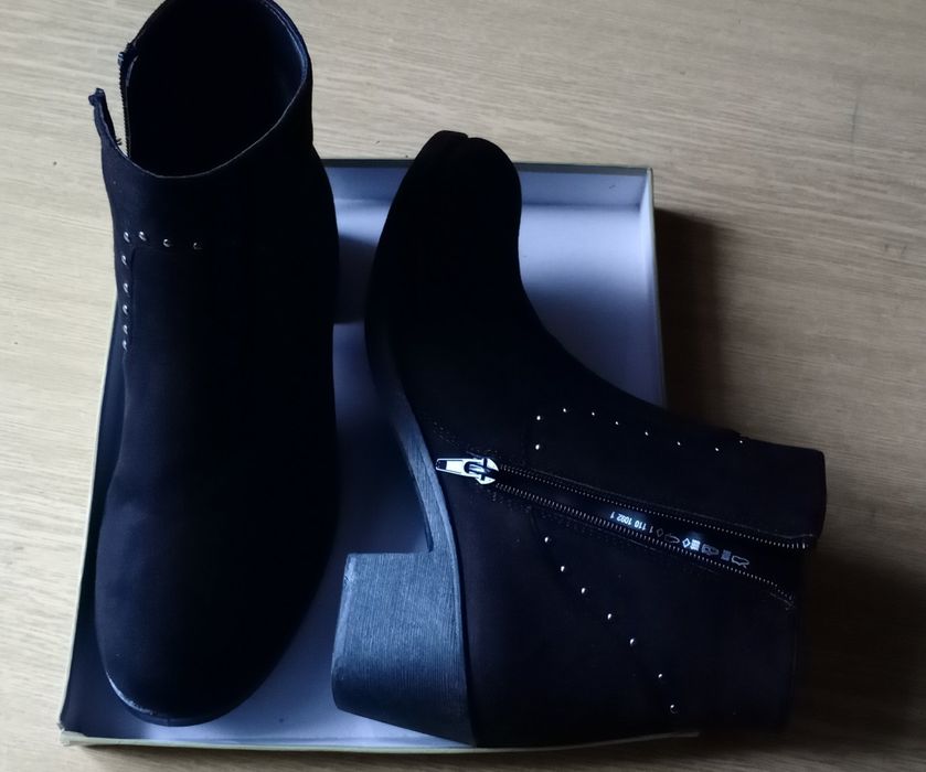 Чоботи жiночi ботильйоны