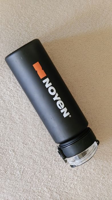 NOYEN czarny bidon / butelka na wodę 750 ml