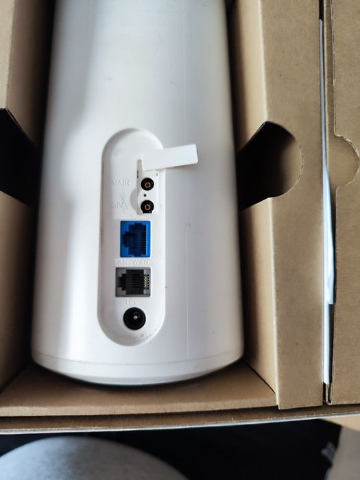 Huawei B528s-23a 4G LTE Cat.6 WiFi 2,4/5Ghz роутер маршрутизатор