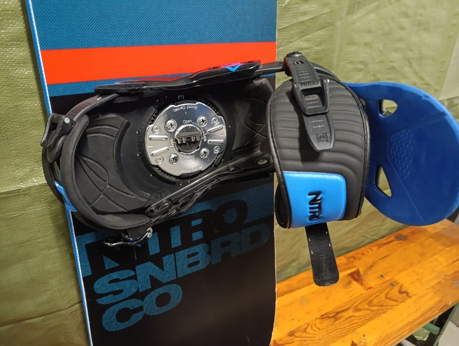 Nr 63 Deska snowboardowa NITRO Prime 165 cm + wiązania