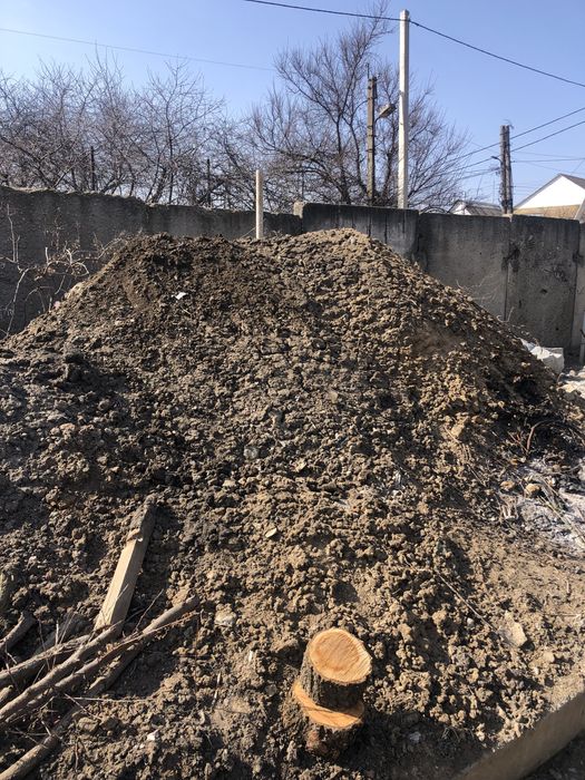 Заплачу 2 тис грн за вивіз  глини с черноземом