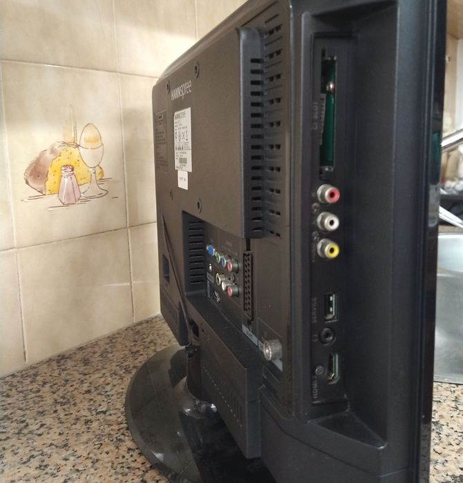 TV televisão monitor jogos PlayStation consolas DVDs casa quarto apartamento vivenda escritório gabinete carro cozinha.