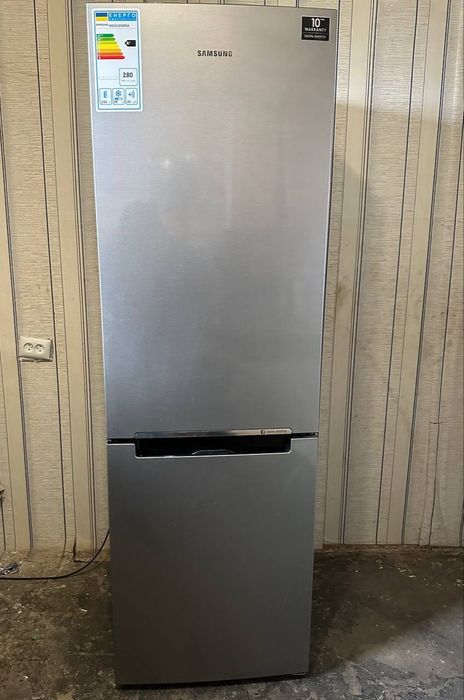 Samsung RB33J3000SA в отличном состоянии