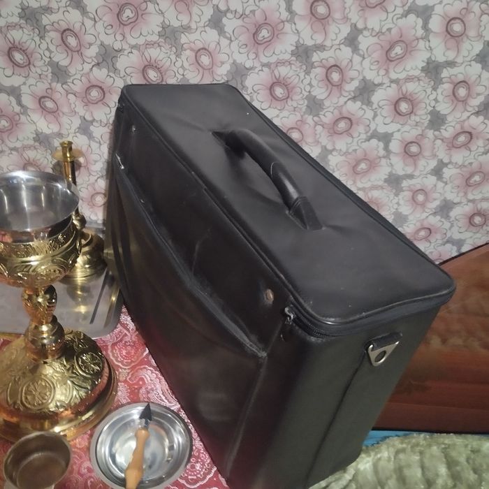 Церковне начіння. Евхарістичний набір в гарному стані.