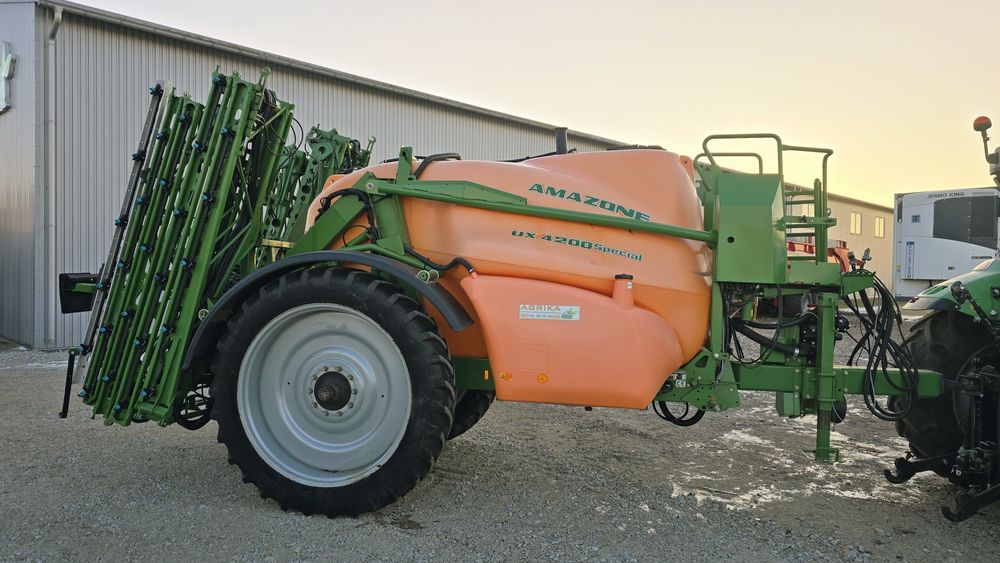 Opryskiwacz Amazone UX 4200 Special GPS