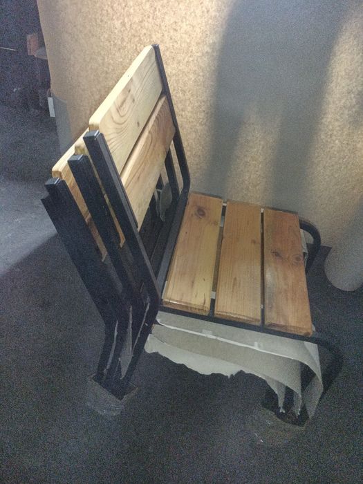 Стільці стулья прочные стільці меблі для кафе  вуличні  стулья из металла и дерева металеві стільці стулья для кафе вуличні