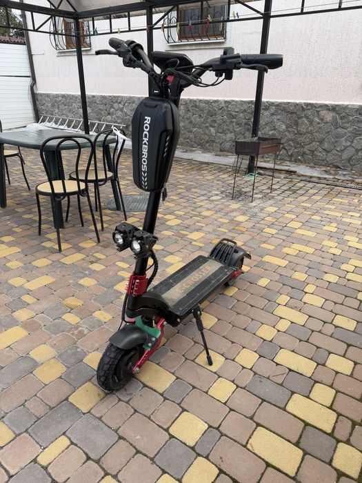 Продам электросамокат Crosser dominator