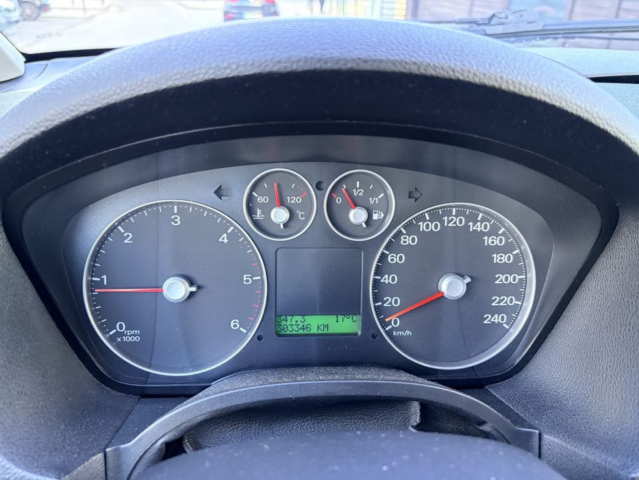 Ford Focus C-max 1.6 Tdci Preto - Excelente estado