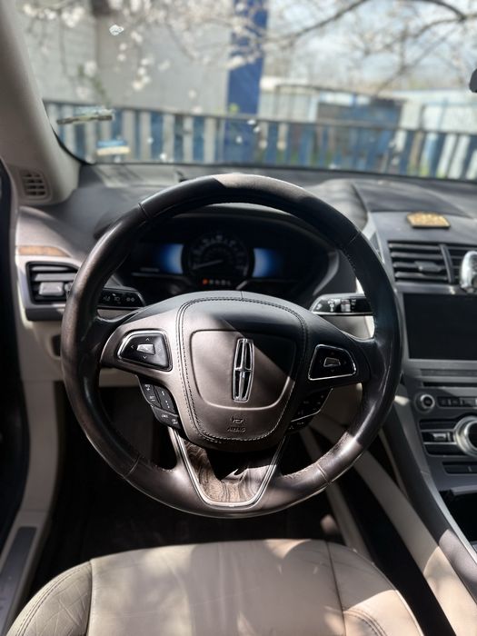 Гібрид LINCOLN MKZ 2017