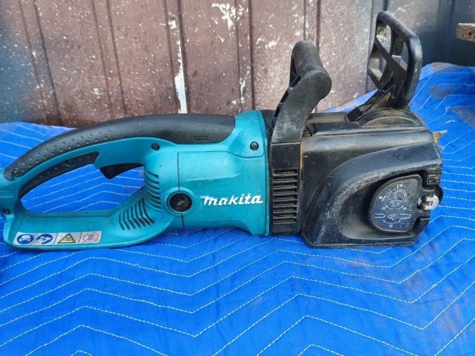 Piła łańcuchowa elektryczna Makita 2000W UC3530A