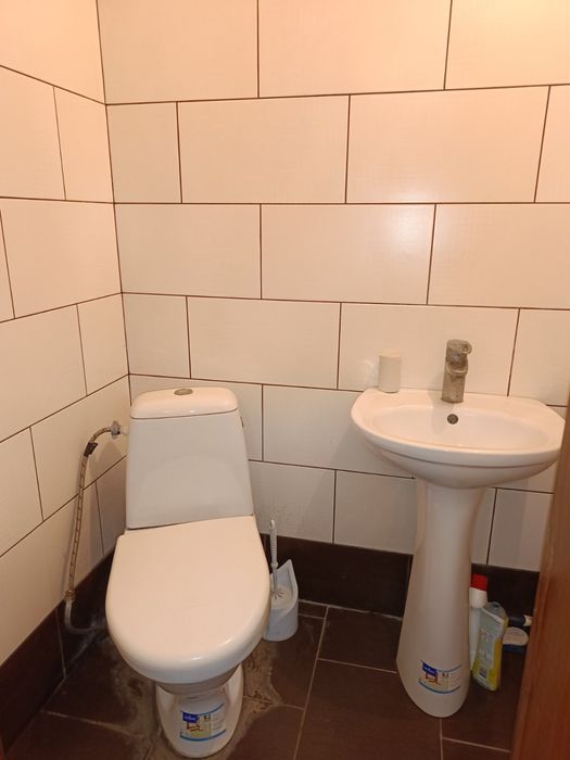 Продам гостьовий комплекс з сауною, басейном с.Войнівка