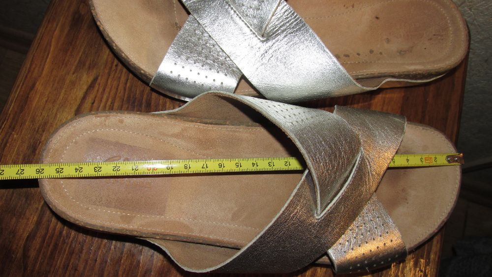 Шлепки,сланцы Clarks 39 размера, стелька 25.5см оригинал кожа