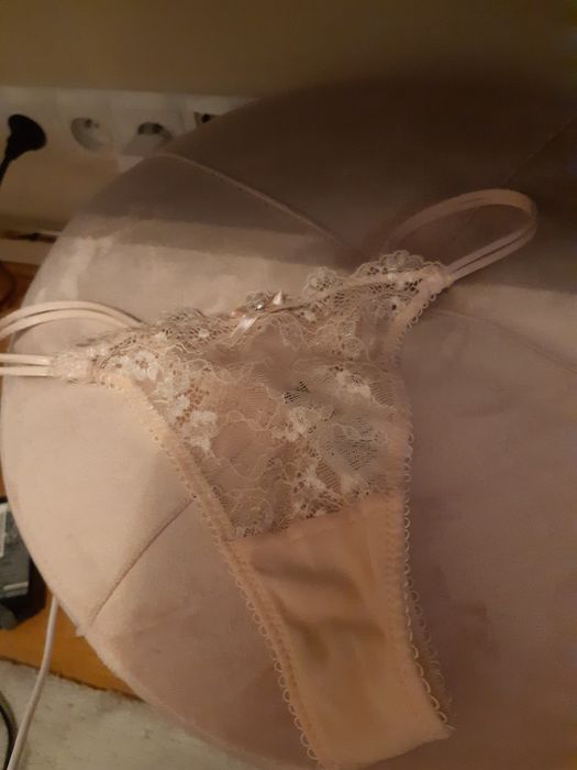 Stringi damskie rozmiar S