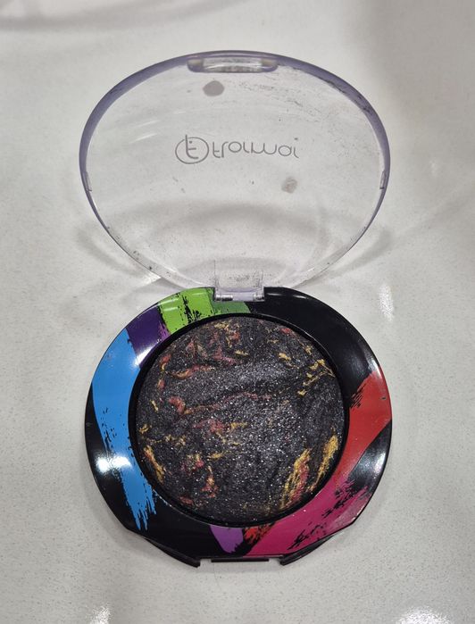 Conjunto de sobras de olhos praticamente novaa