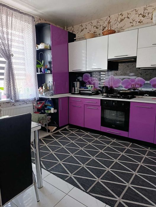 Продаж 2 кімнатної квартири. Озерна.