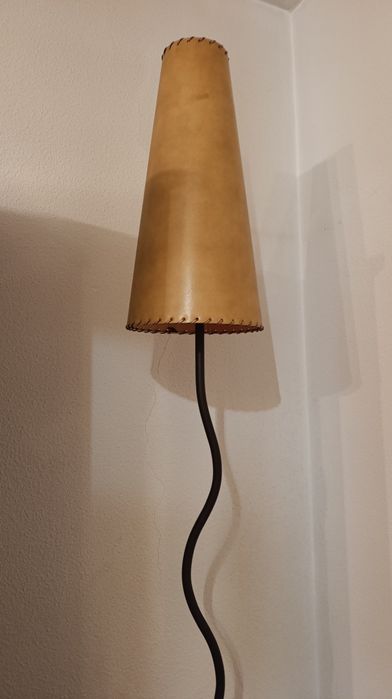 Candeeiro de pé intensidade de Luz Regulável