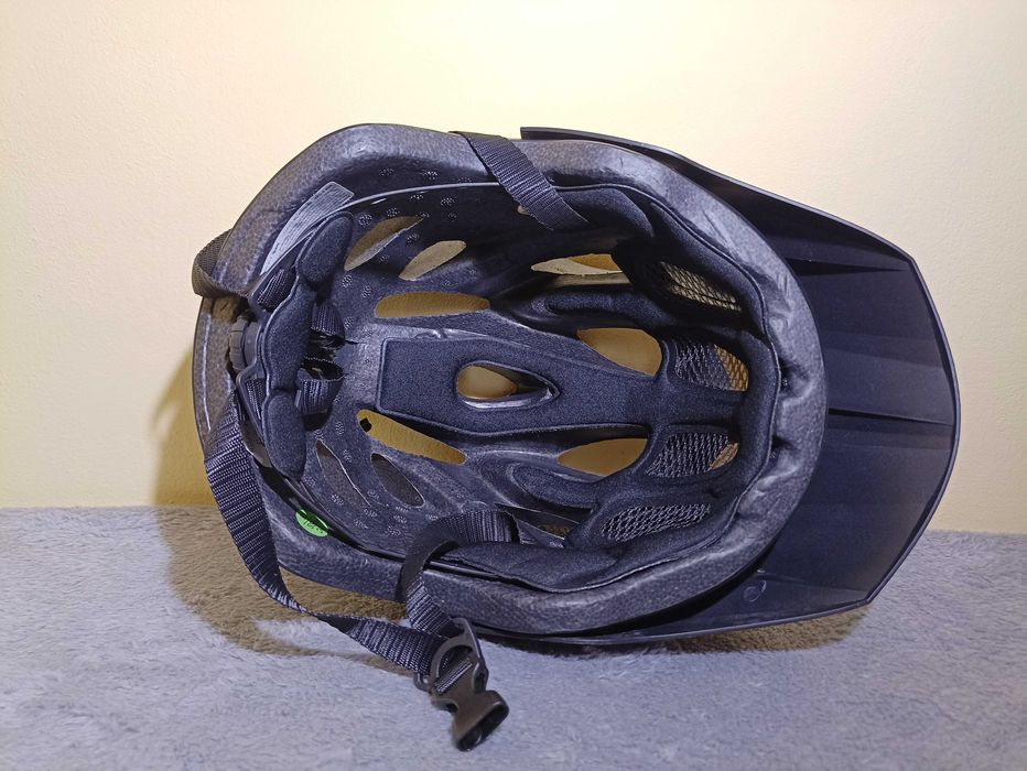 Nowy kask rowerowy -  MTB - z daszkiem - czarny mat - rozmiar M - NOWY