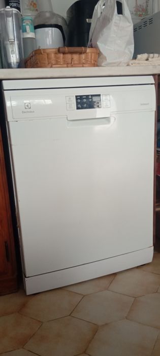 Máquina lavar louça Electrolux. Ótimo estado.