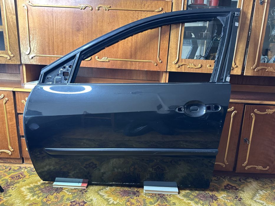 Водійської дверь  Renault Laguna 3 (Безкоштовна доставка по Києву)