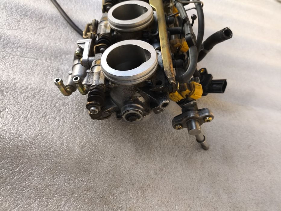 Yamaha fjr 1300 przepustnice wtryski komplet 2002