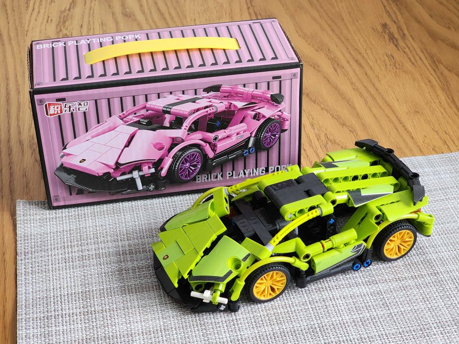 Конструктор LAMBORGHINI Technic на 688 деталей, спортивний автомобіль