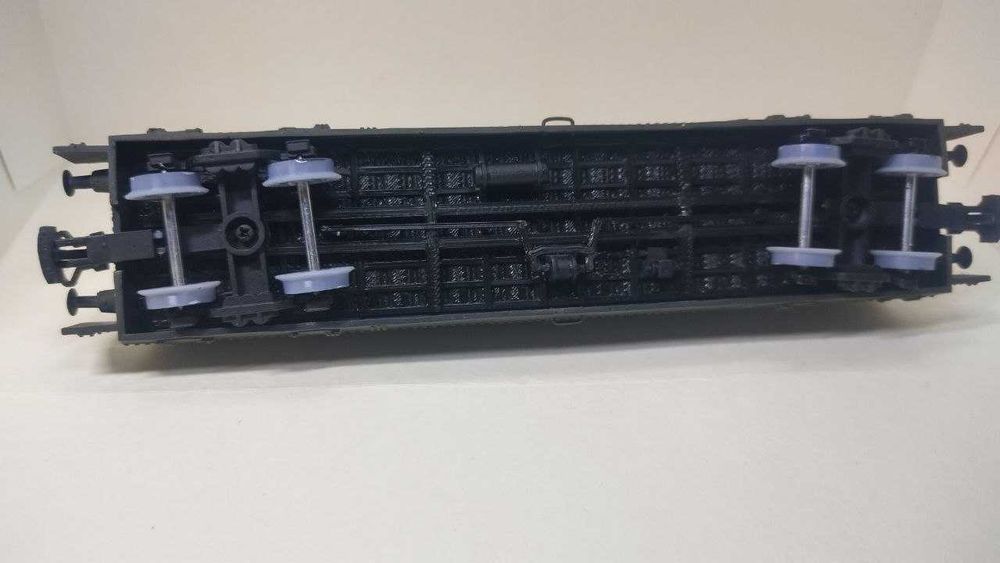 Броневагон радянского бронепотягу "Козьма Мінін". Piko. Roco. HO