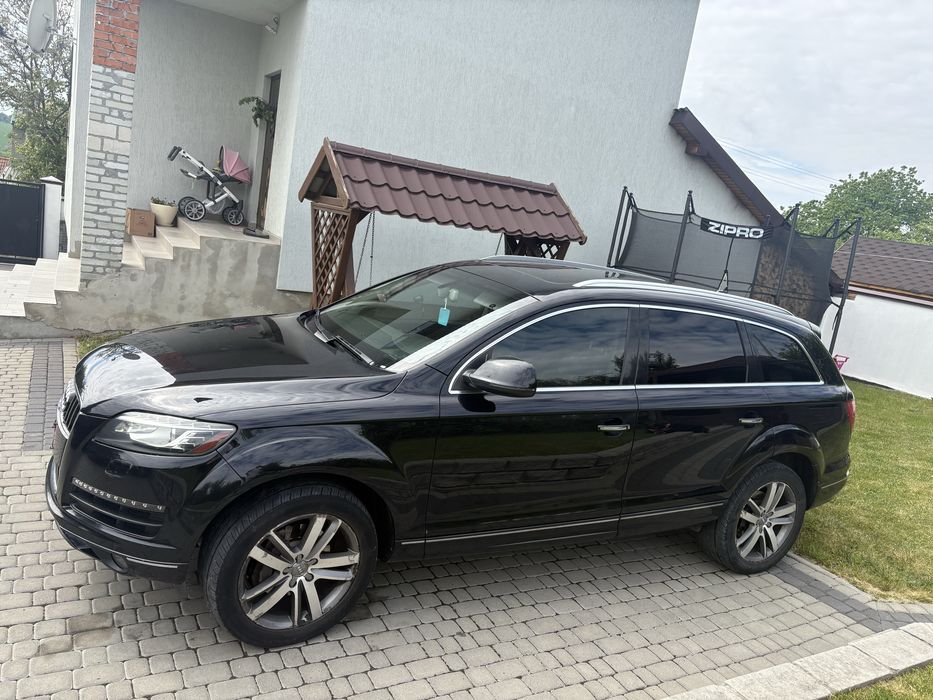 Автомобіль ауді Q7