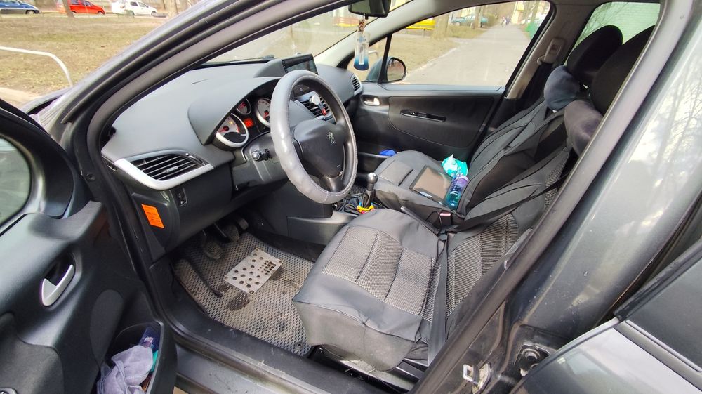 Peugeout 207 sw 1.4 2009