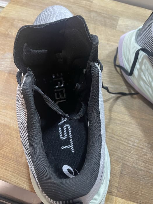 ASICS Superblast - Tamanho 43.5 - Novos a estrear