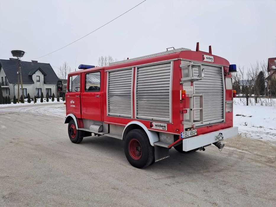 Wóz pożarniczy Mercedes Benz