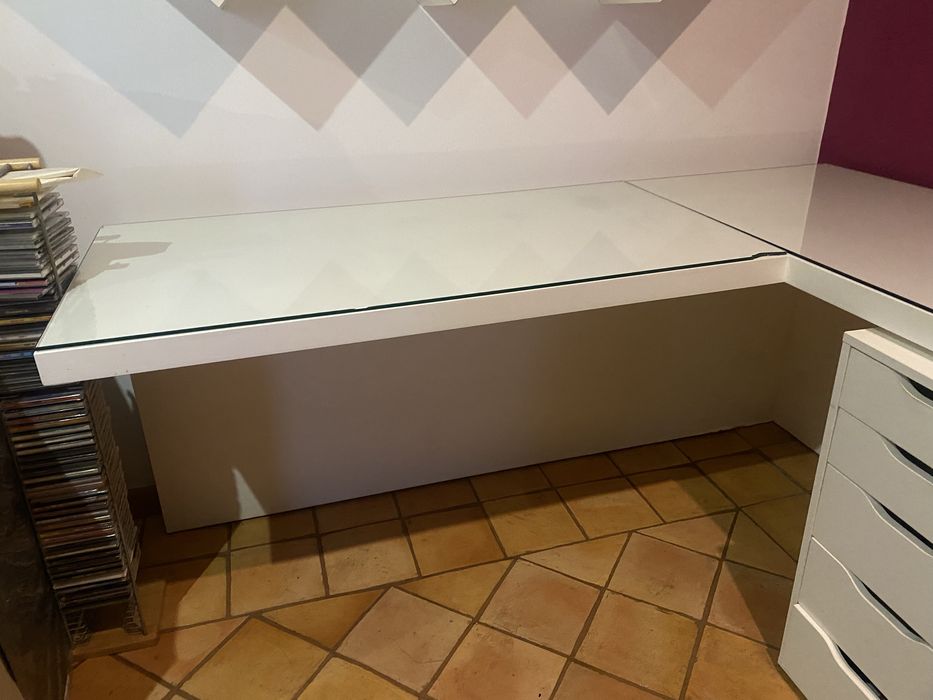 Secretaria de canto lacado branco