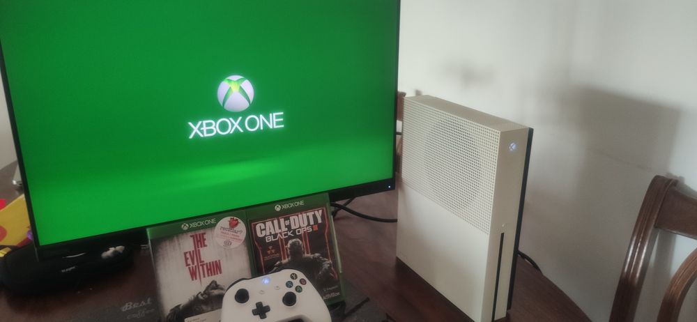 Xbox One S - 500GB